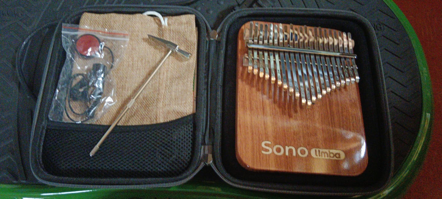 Customer photo review of Kalimba Musikbuch - 50 Deutsche Kinderlieder - Für alle Kalimbas in C-Dur mit 17 / 21 Tasten - PDF zum Download