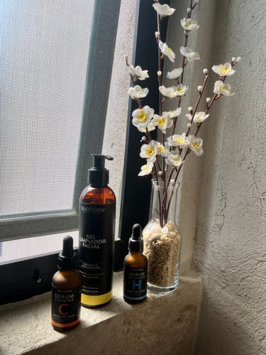 Customer photo review of Kit Rostro Perfecto (40% OFF) - Limpiador Facial 235ml + Serum de Vitamina C 30ml + Serum de Ácido Hialurónico 30ml