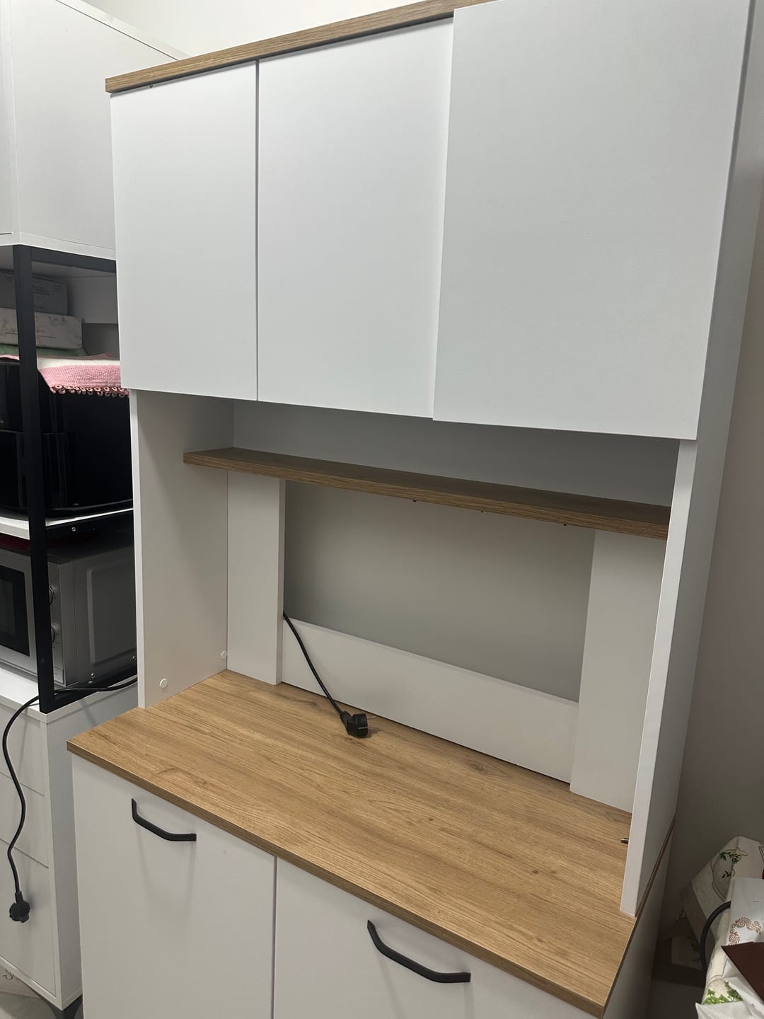 Customer photo review of Rani JE192 Çok Amaçlı Dolap 5 Kapaklı Kiler Mutfak Dolabı Beyaz - Sepet Ceviz