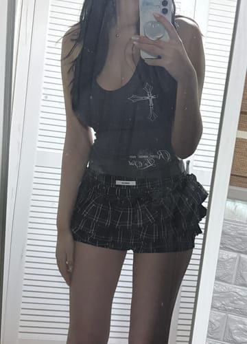 Customer photo review of Rase le sol Cross-Print Twisted Back Tank Top