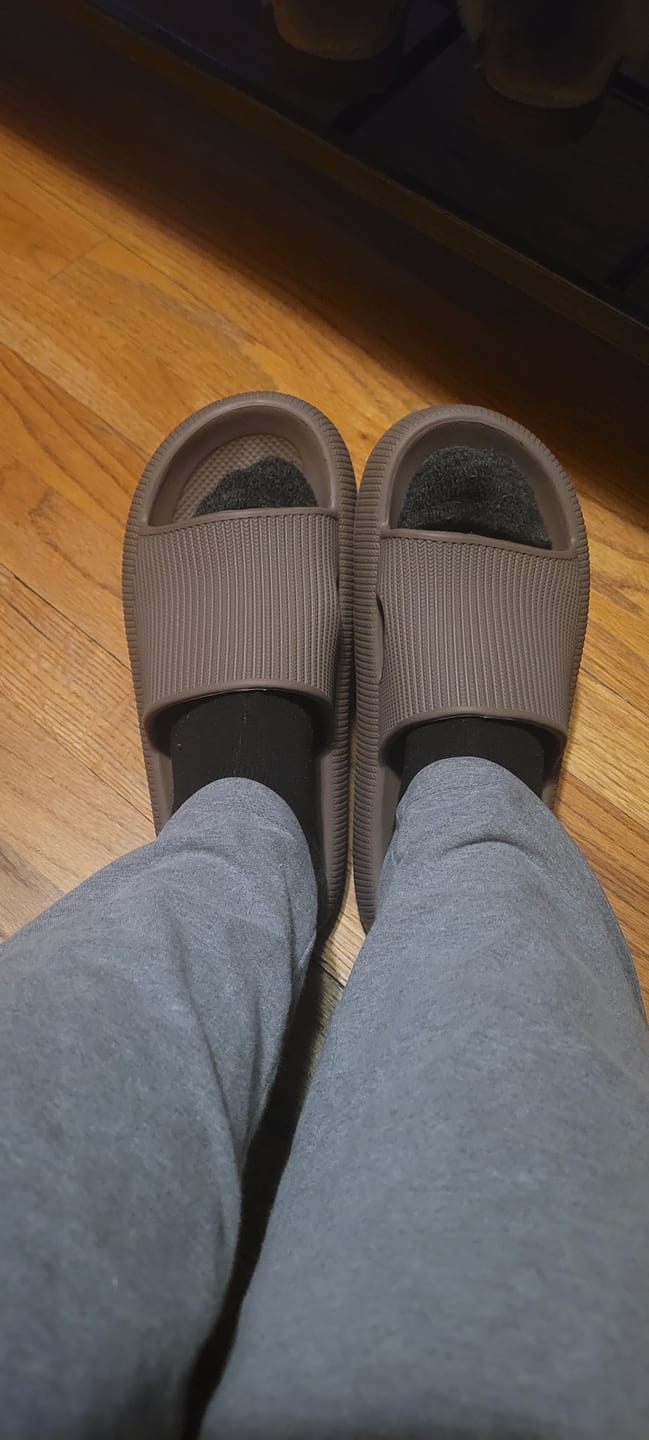Customer photo review of Cloud Slides - Original Cushion Comfort