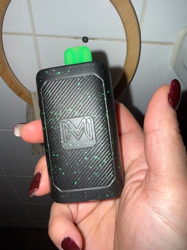 Customer photo review of Merry-Mi - Blade 30K - Puff Jetable / Vape Disposable - 5% nicotine