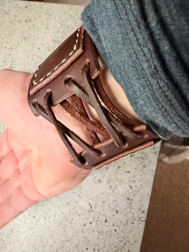 Customer photo review of Armband i äkta läder