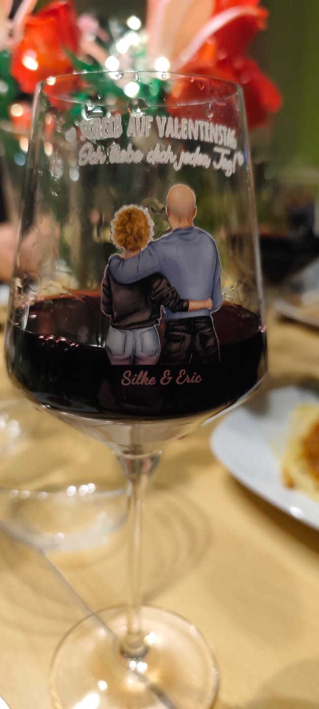 Customer photo review of Jeden Tag - Personalisiertes Weinglas für Paare zum Valentinstag