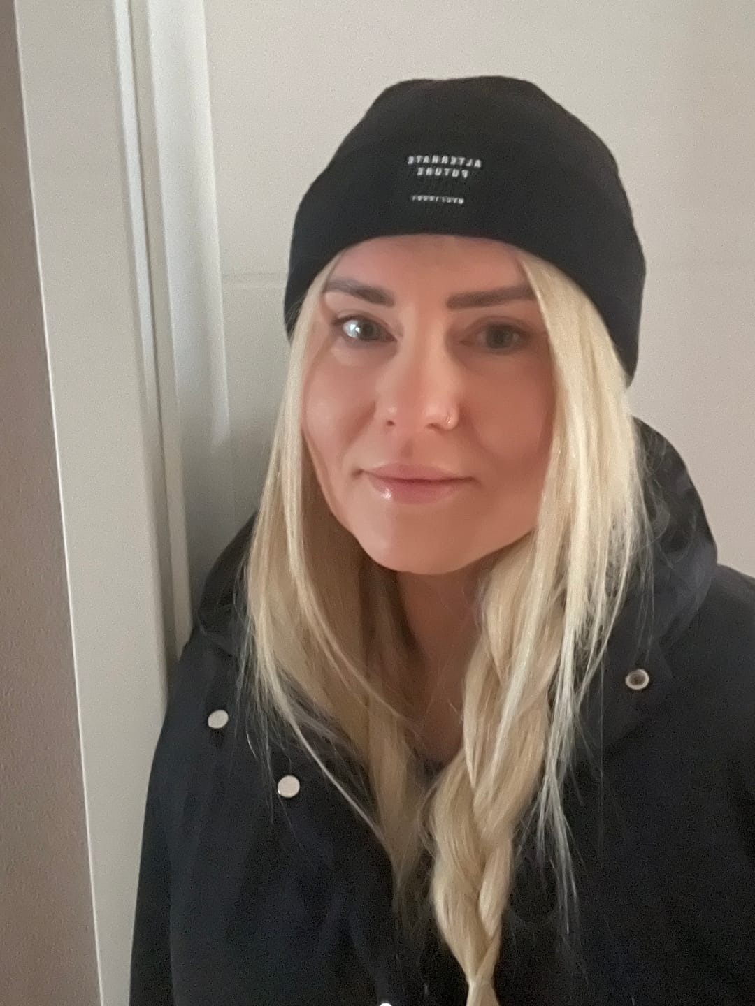 Customer photo review of Tessia Brown Roots Beigeblond Atelier