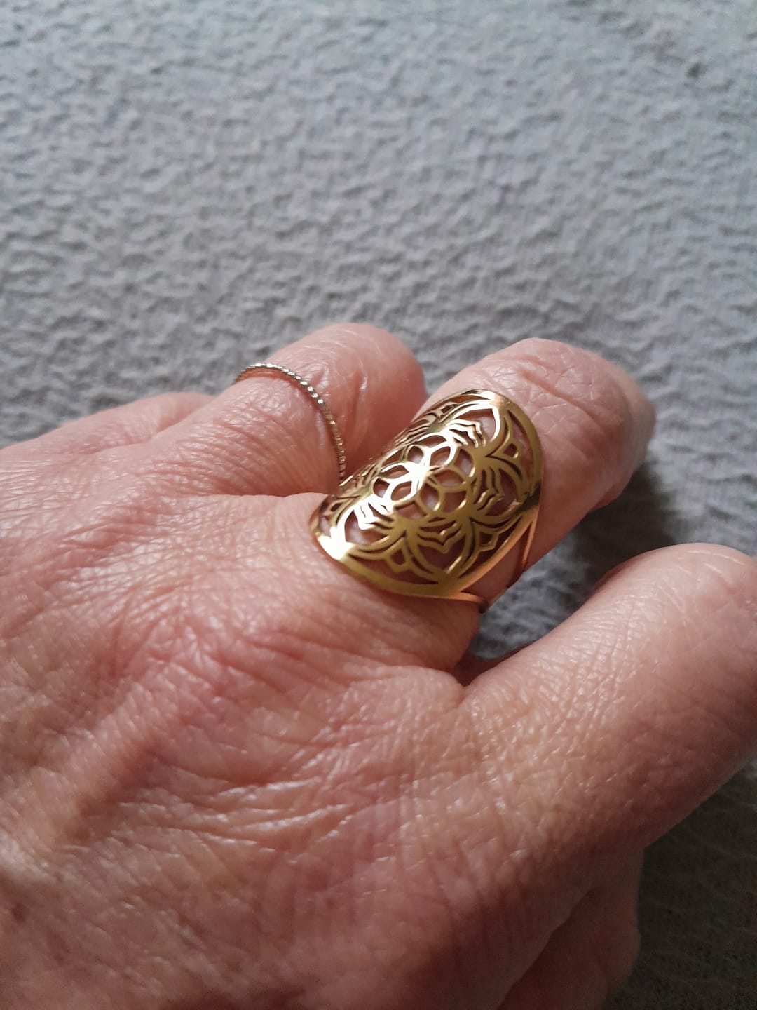 Customer photo review of Bague Ajustable "Fleur de Mandala"