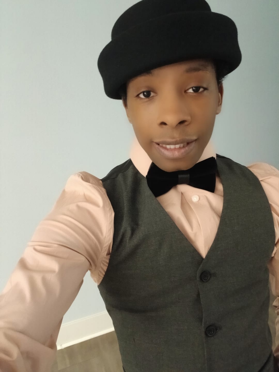 Customer photo review of London Pillbox Hat - Black