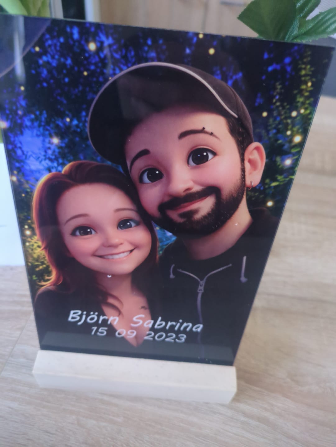 Customer photo review of Cartoon Love - Personalisierter Acrylaufsteller mit Cartoon-Effekt