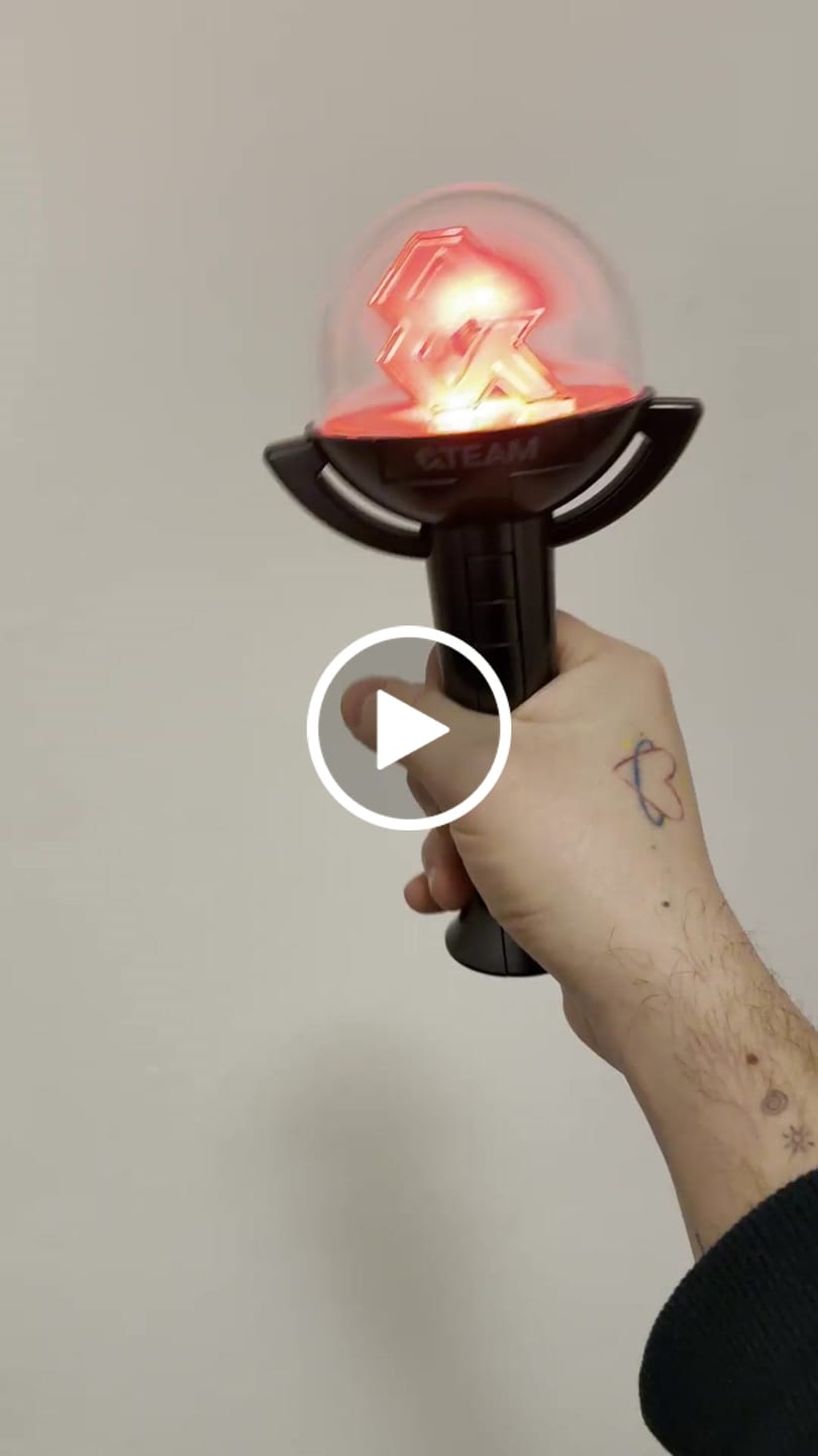 Customer video review of &TEAM - OFFICIAL LIGHT STICK