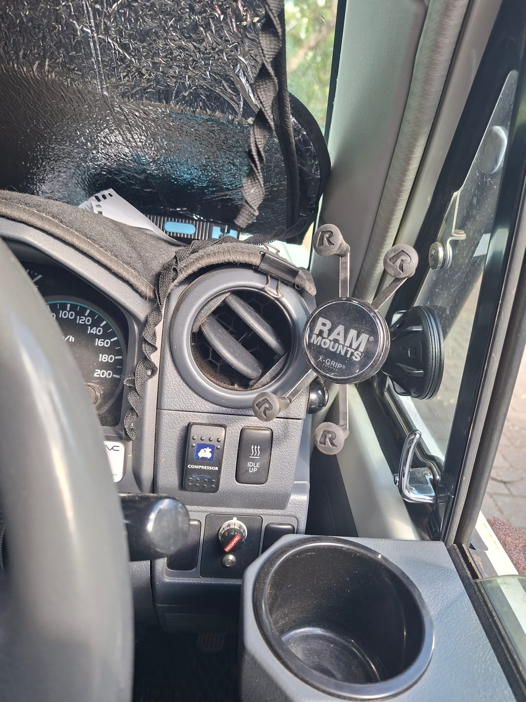 Customer photo review of RAM® X-Grip® Phone Mount with RAM® Twist-Lock™ Low Profile Suction Base (RAP-B-166-2-UN7U)