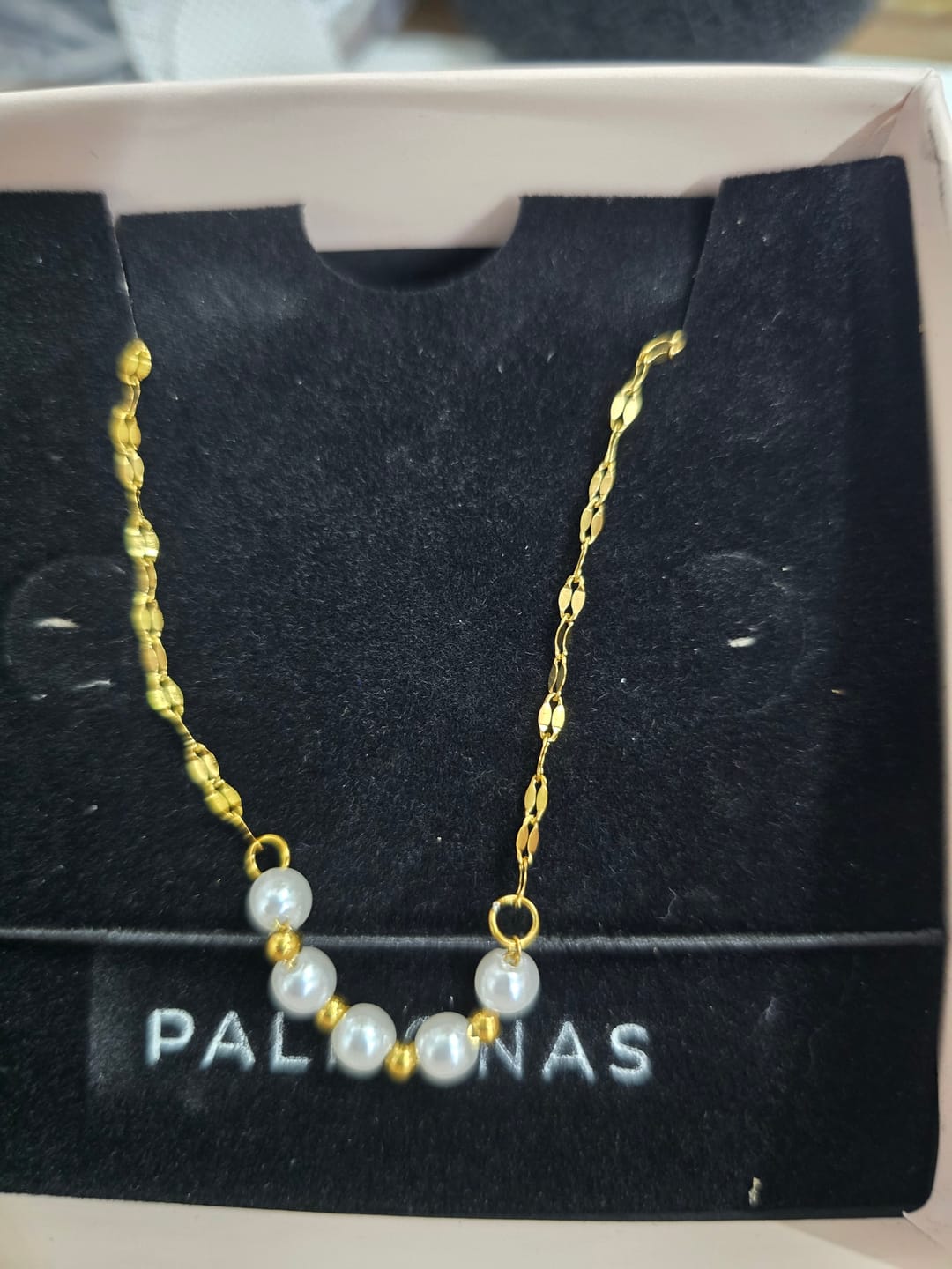Customer photo review of Pearl Lip Chain Necklace