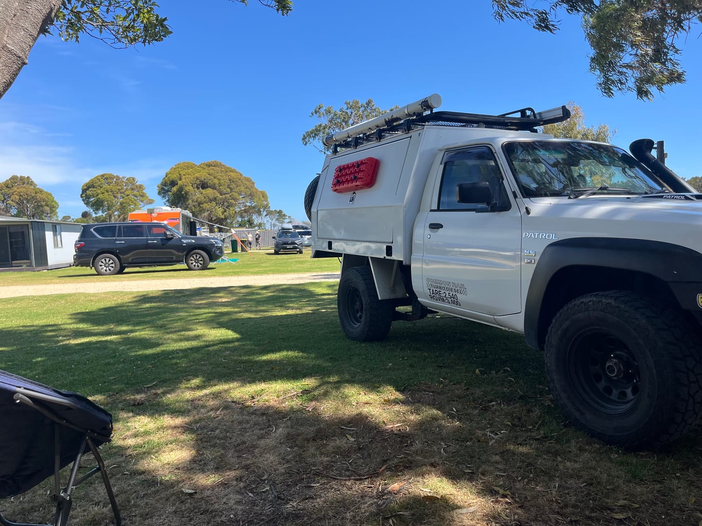 Customer photo review of X-BULL Mounting Kit Tracks Fixing Pins Recovery tracks Pins Holders Roof Rack4X4