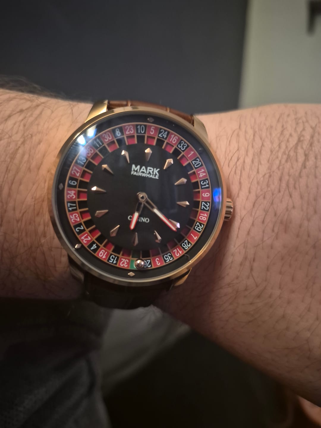 Customer photo review of Mark Fairwhale FW-5031B ROULEX – Men’s Quartz Watch Roulette Game Dial Leather Strap Limited Edition