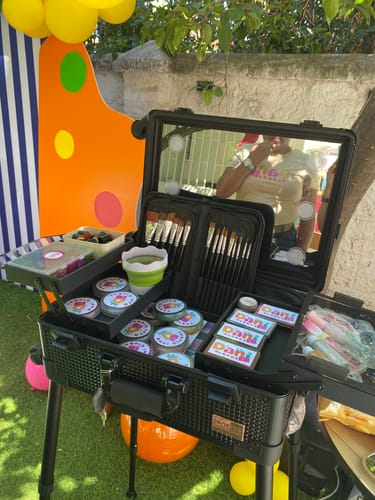 Customer photo review of Maleta de Maquillaje o Peluquería Profesional con Luces y Parlantes Tamaño S