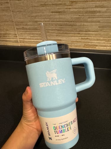 Customer photo review of Stanley Quencher H2.0 Flowstate™ Tumbler Wonderland | 591ML