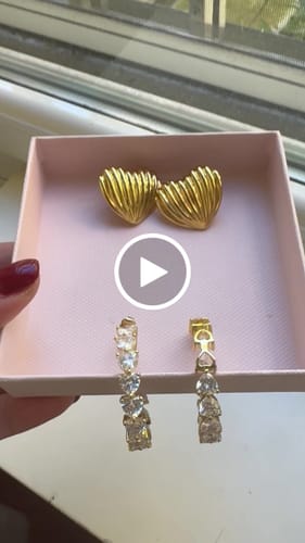 Customer video review of Orecchini Cerchio con Cuori