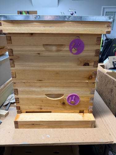 Customer photo review of Ventilated 10 Frame Beehive Screened Bottom Board with Wax Dipped for Improved Airflow in Beekeeping