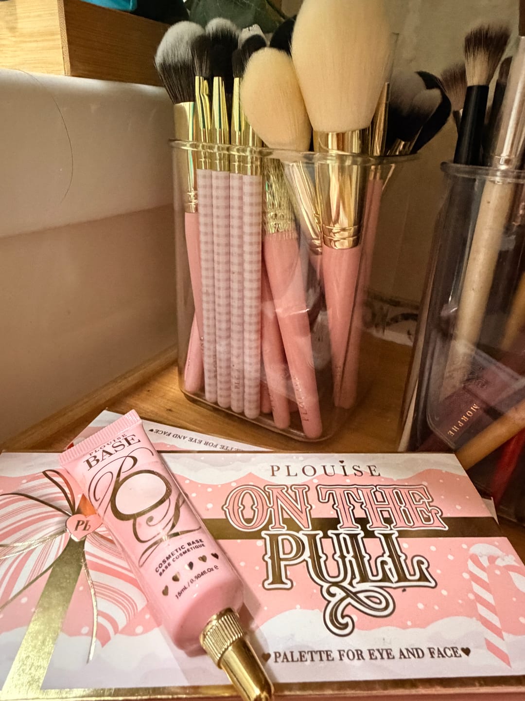 Customer photo review of P.Louise 30-Piece Makeup Brush Bundle