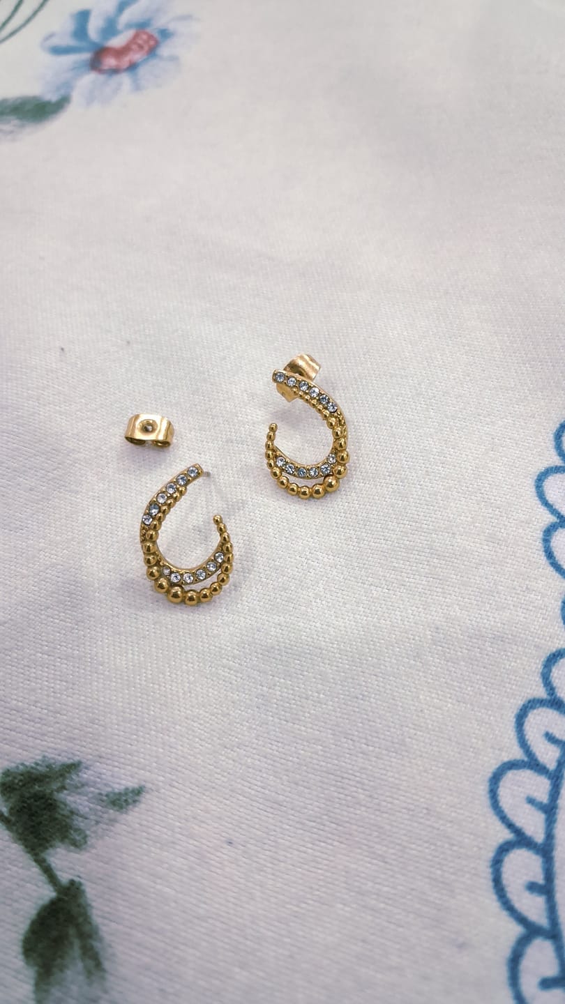 Customer photo review of Almond Stones Half Hoop Earrings