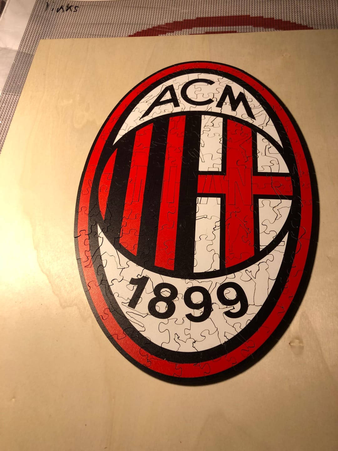 Customer photo review of AC Milan® Logo - Holzpuzzle