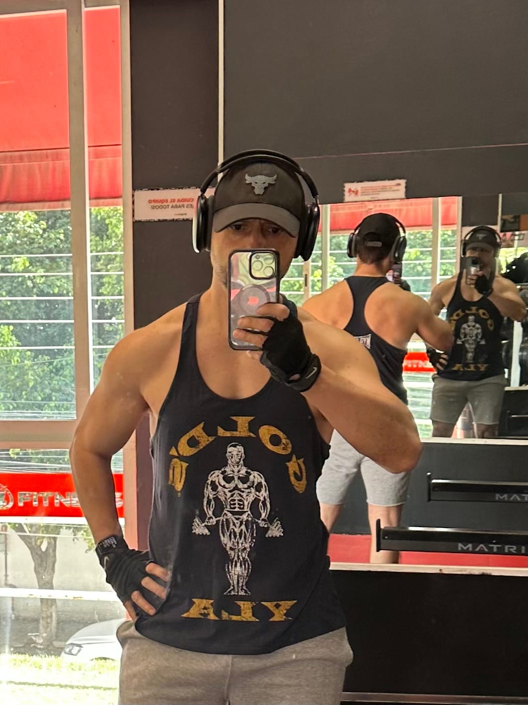 Customer photo review of 3003 - Gold's Iron Legacy Icon Stringers