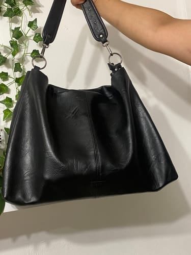Customer photo review of Bolso Argollas Strap Tachas Boho