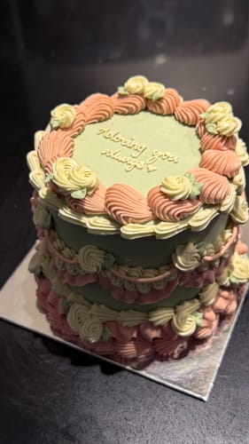Customer photo review of mia mini cake