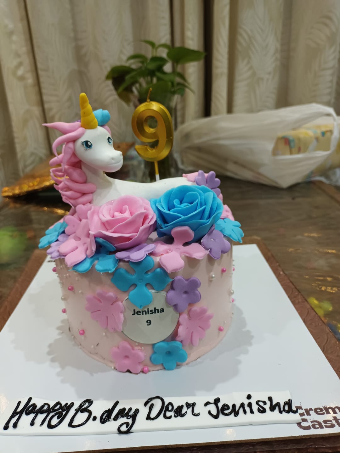 Customer photo review of Unicorn Lush Hair Cake