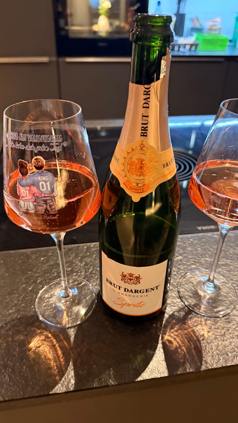 Customer photo review of Jeden Tag - Personalisiertes Weinglas für Paare zum Valentinstag