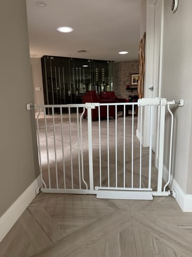 Customer photo review of FairyBaby Extra Wide Baby Gate, Easy Install Extra Security