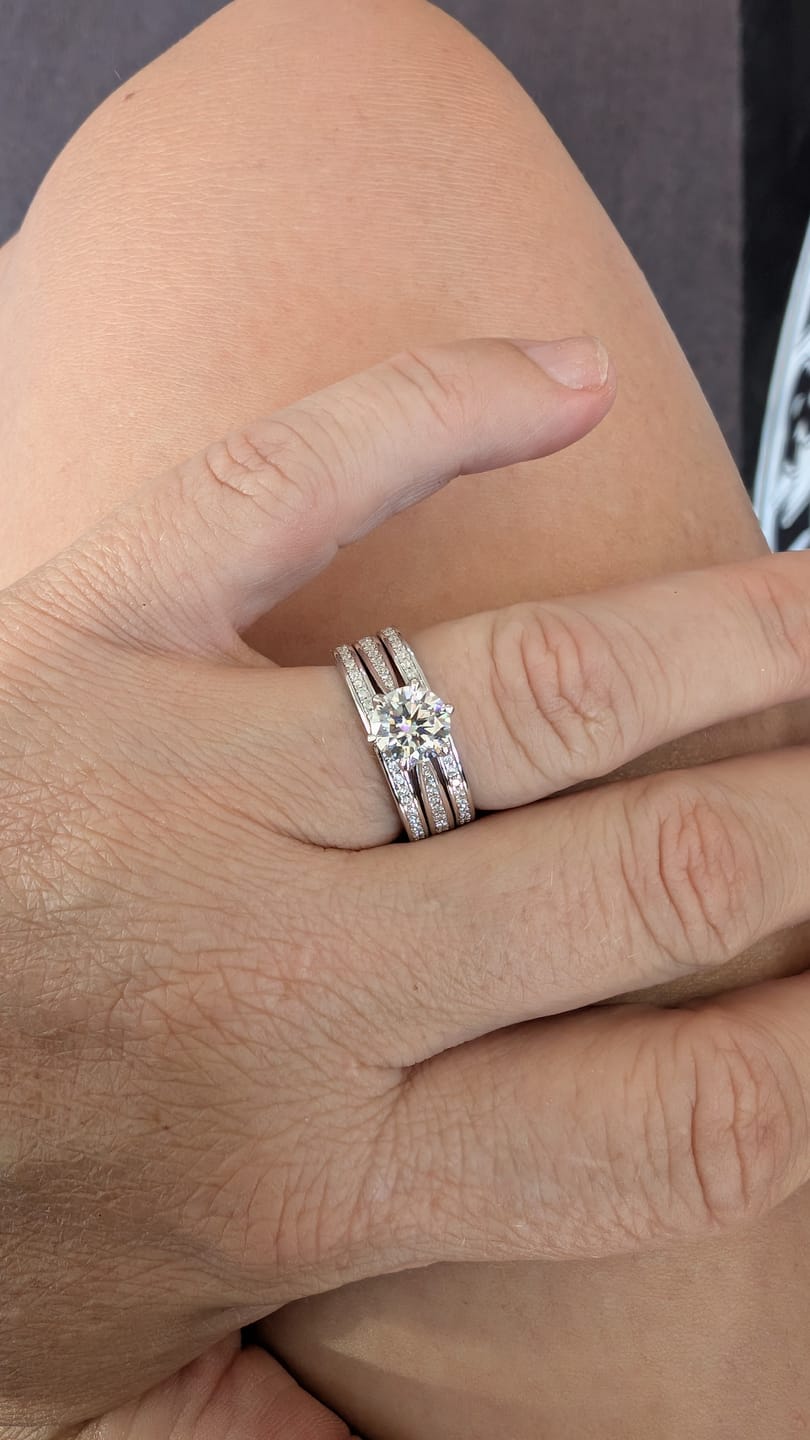 Customer photo review of Elegant 1 Carat Solitaire and Wedding Band Engagement Ring Set