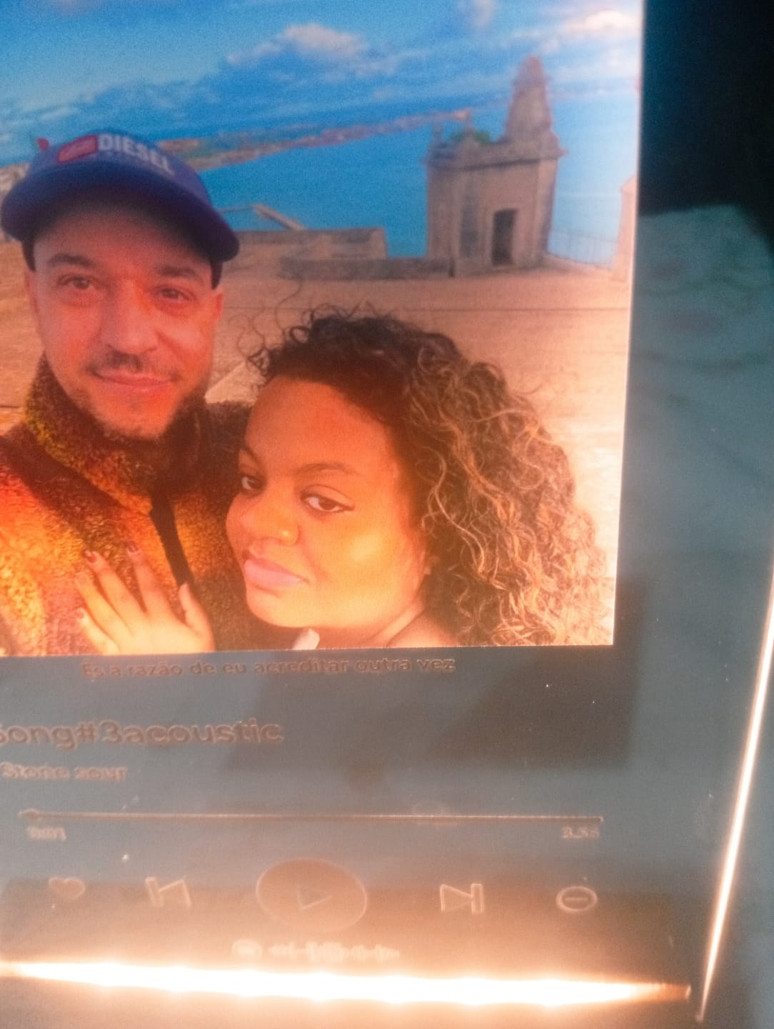Customer photo review of Placa Spotify Personalizável (Foto & Música)