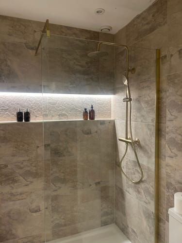Customer photo review of Hudson Reed 1000mm Wetroom Screen With Brass Support Bar - Brushed Brass