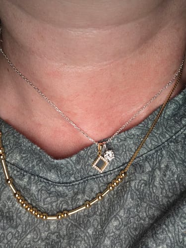 Customer photo review of TANAOR Shiny Necklace