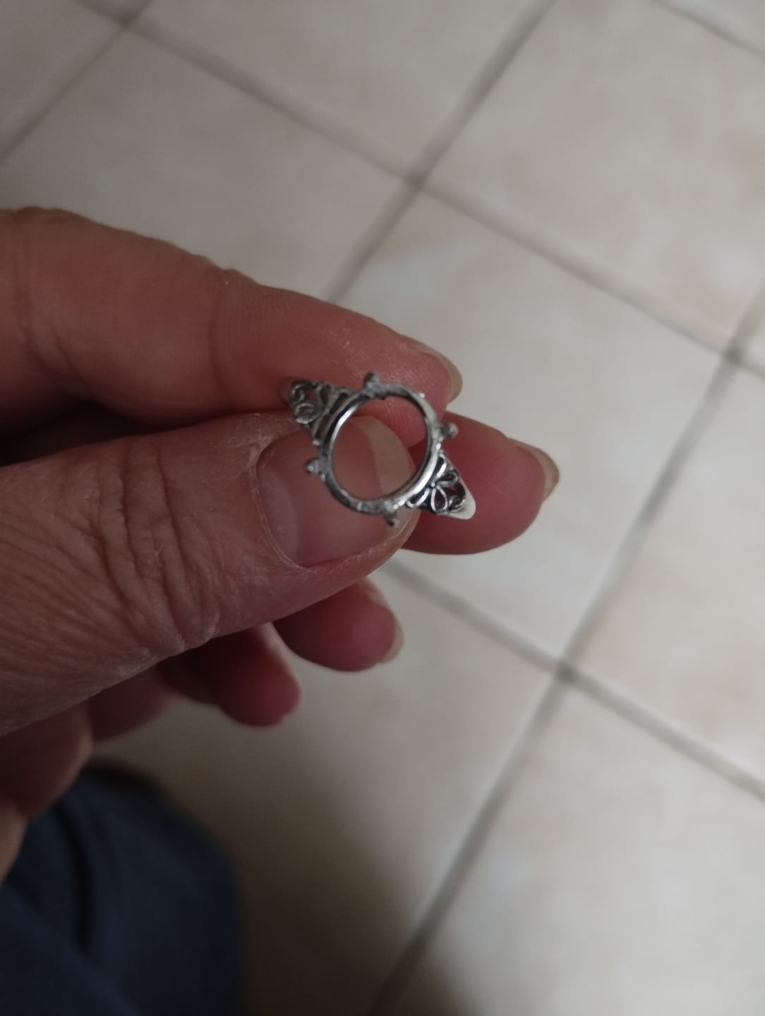 Customer photo review of Bague "Amara" en Labradorite