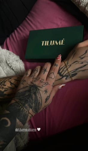 Customer photo review of Tilumé. Sada permanentých náramkov