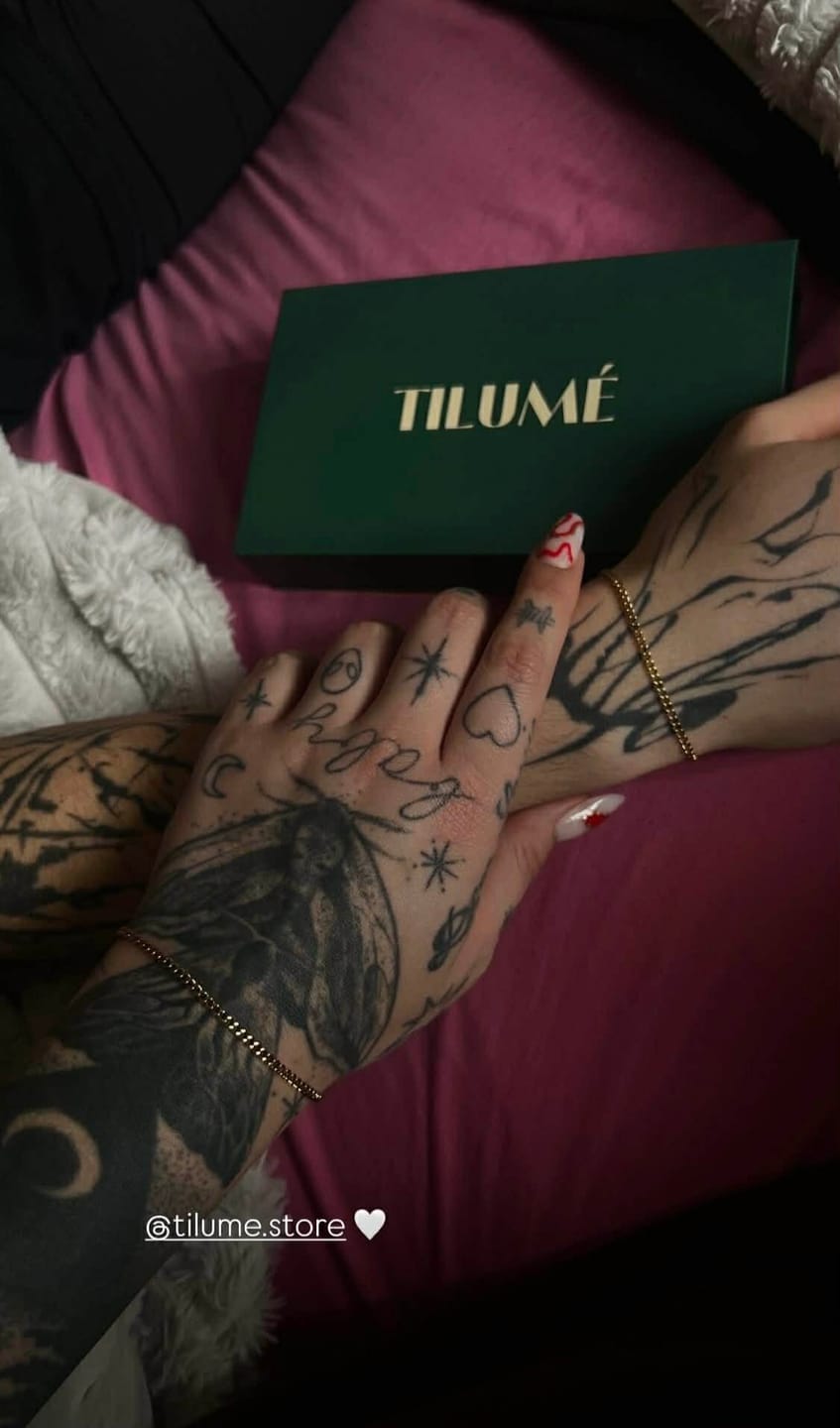 Customer photo review of Tilumé. Sada permanentých náramkov