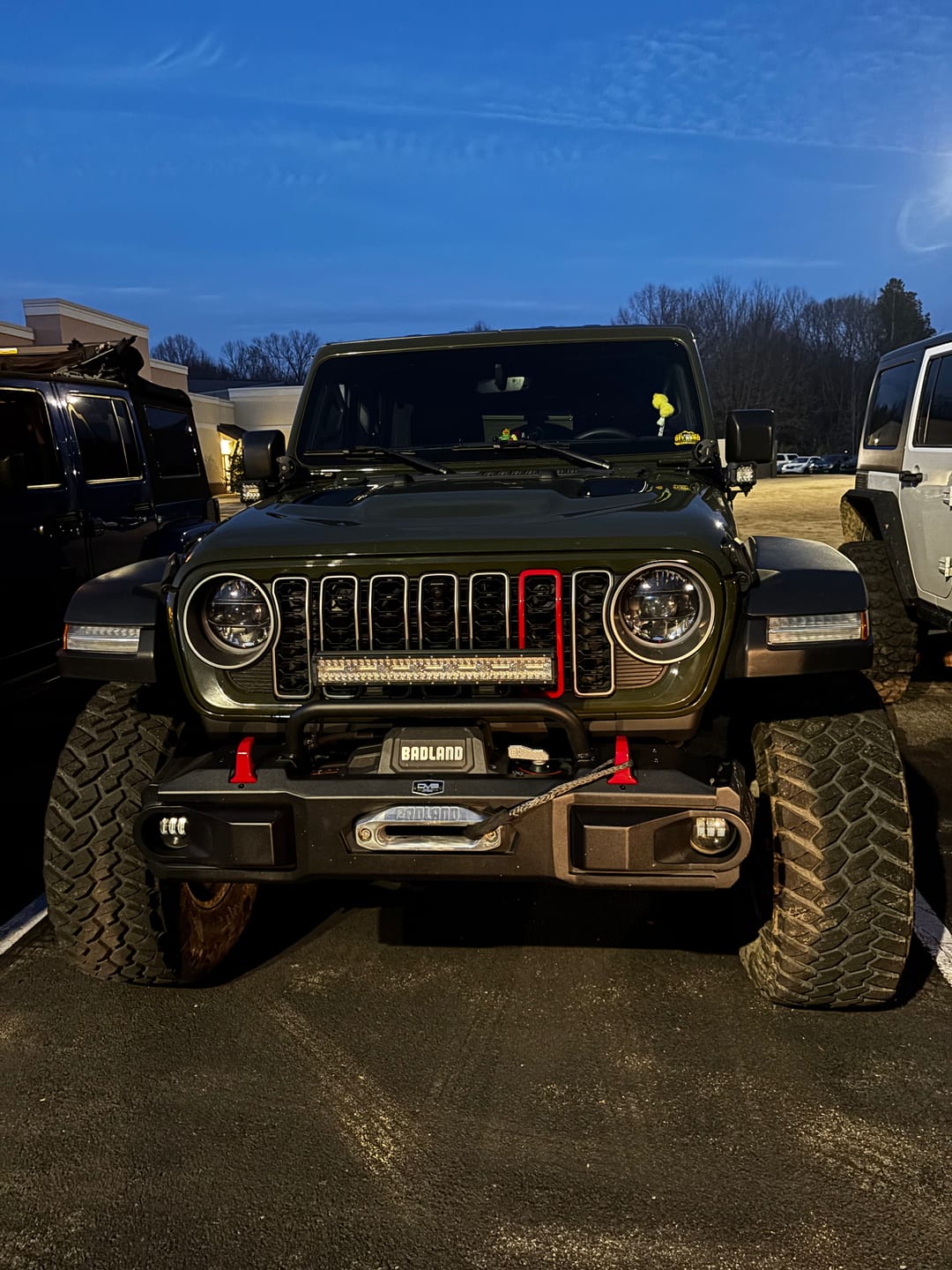 Customer photo review of 18-25 OEM Color Matched Front Grille for Wrangler JL/Gladiator JT