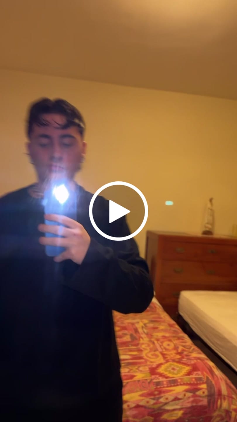 Customer video review of Longsleeve Cropped Blanks 220GSM Black