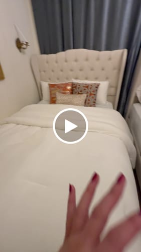 Customer video review of MarshMellow Comforter