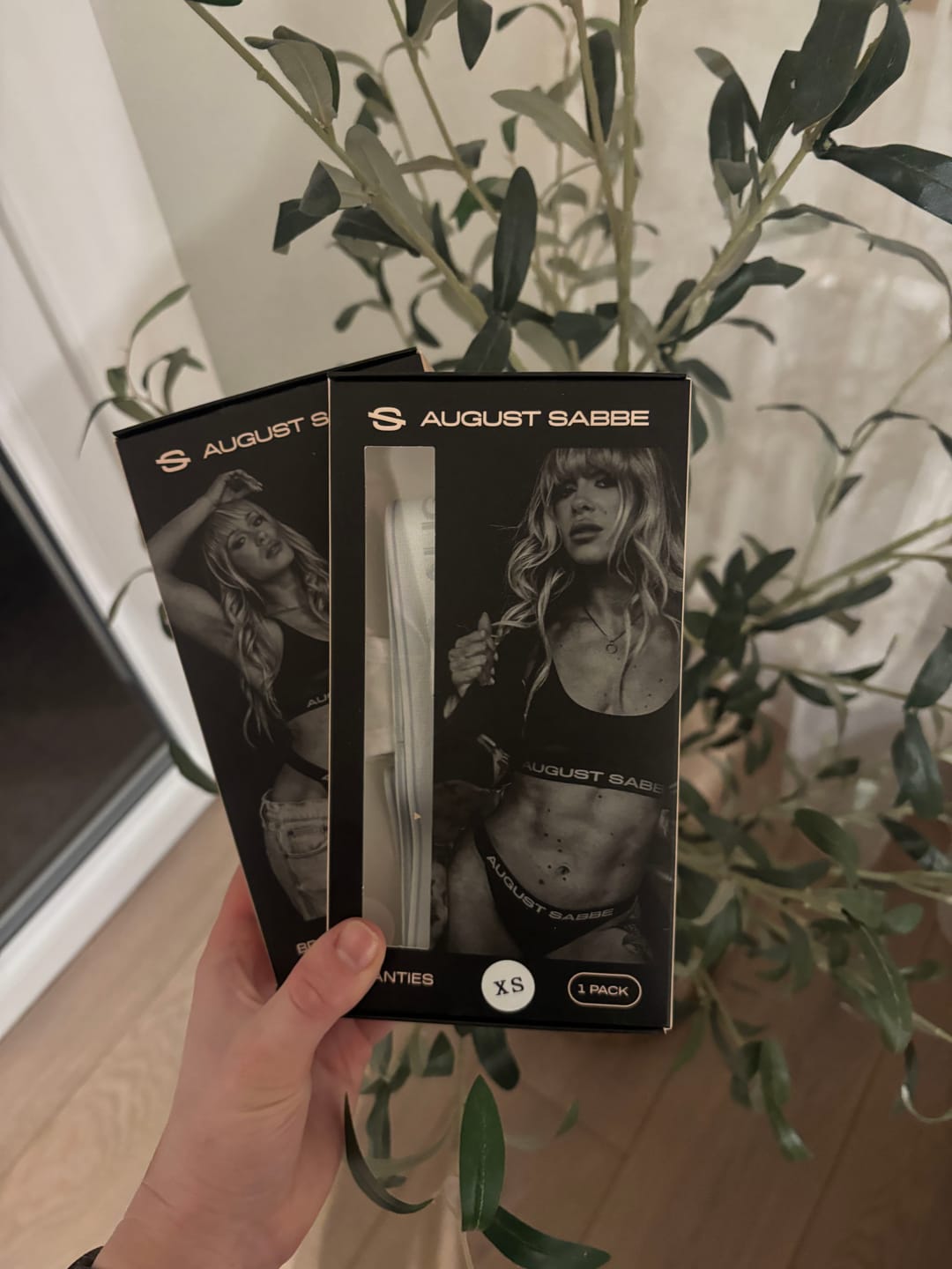 Customer photo review of UUS! Sabbe Bralette & Stringid, valge