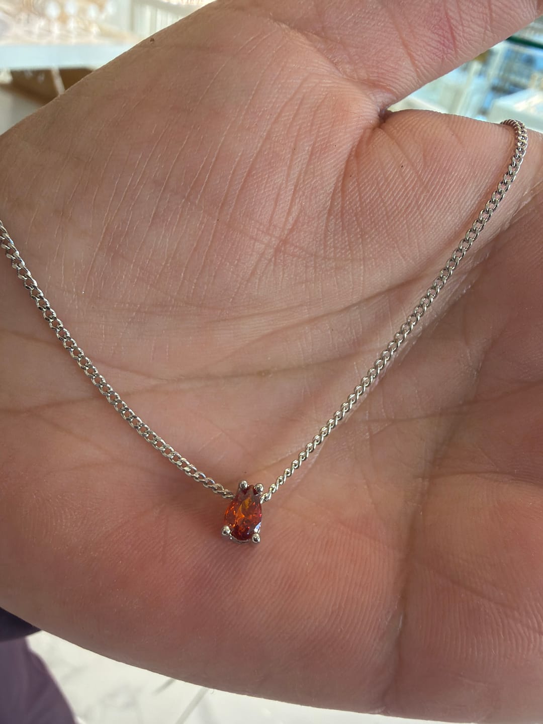 Customer photo review of Personaliza Tu Collar Birthstone Gota Plateado