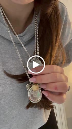 Customer video review of Ciondolo "Che sia follia"