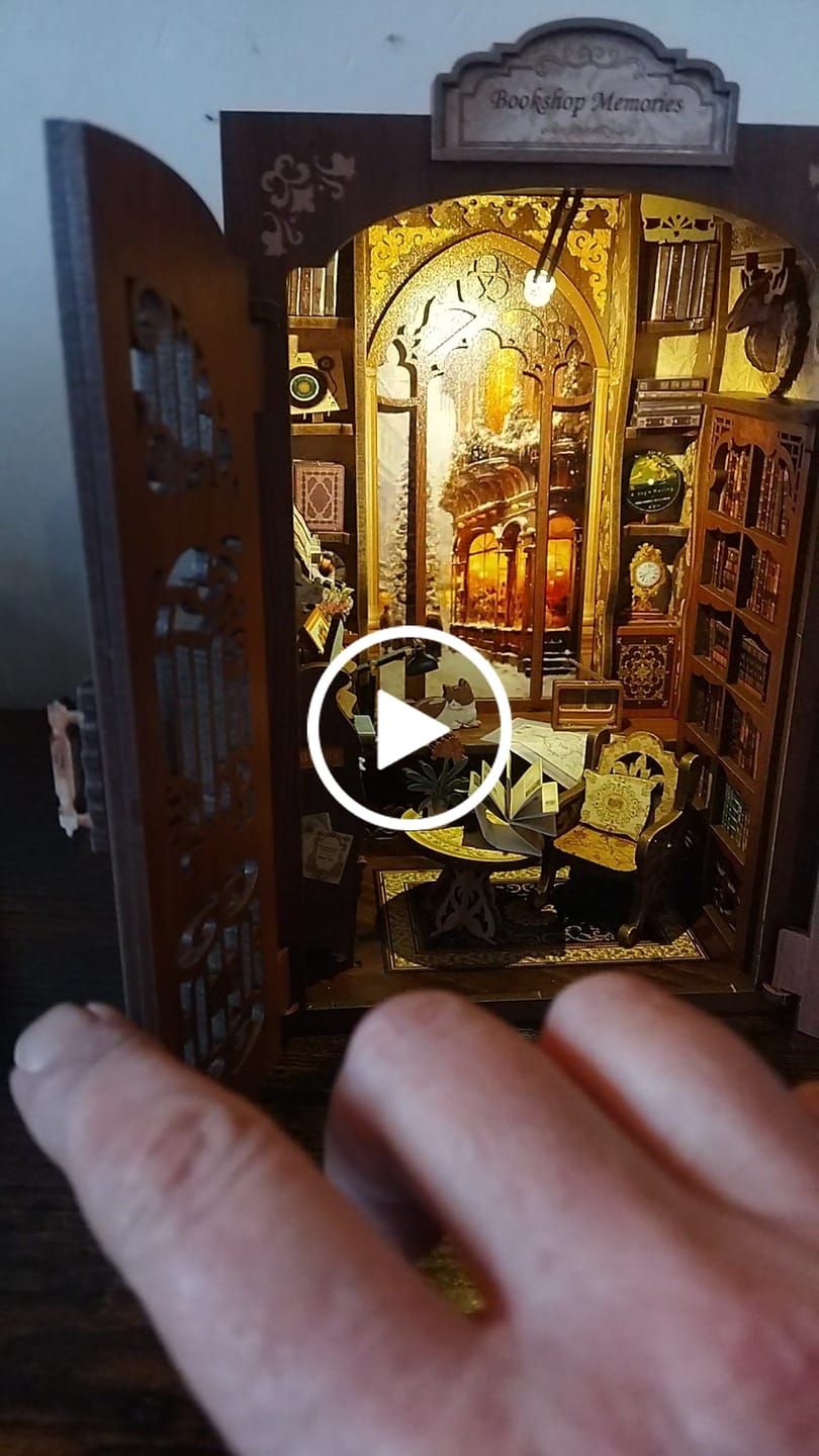 Customer video review of Book Nook BookShop Memories