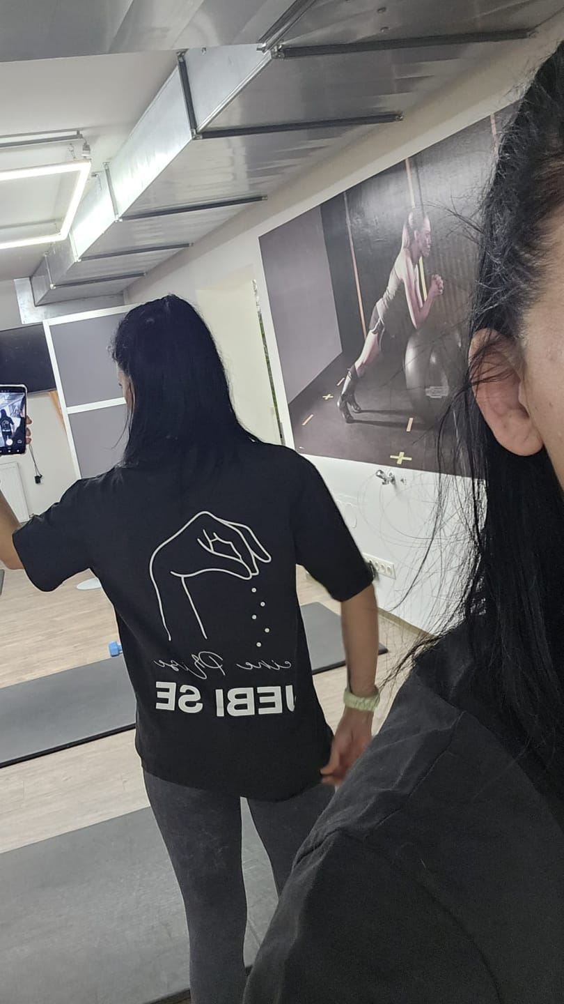 Customer photo review of Eine Prise JEBI SE - Premium Oversize T-Shirt