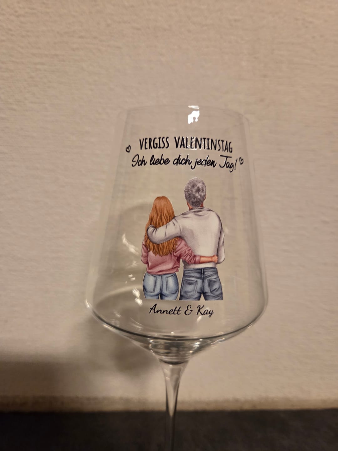 Customer photo review of Jeden Tag - Personalisiertes Weinglas für Paare zum Valentinstag