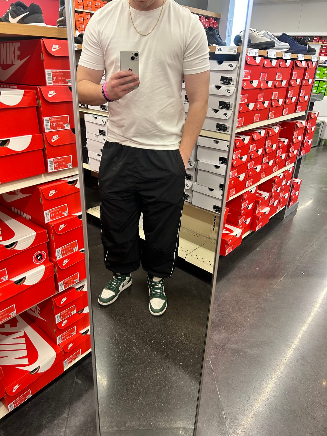 Customer photo review of 2091 - Retro Cuffed Joggers