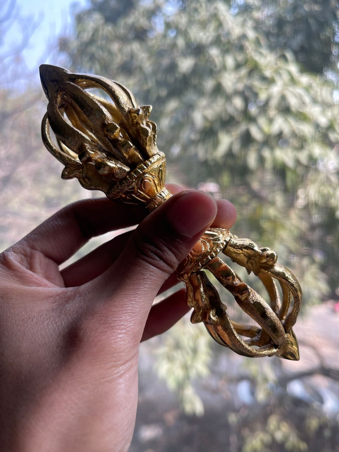 Customer photo review of Brass Vajra (Medium) – Pure 100% Brass Dorje Ritual Tool for Puja, Vastu Remedy, Tibetan Meditation, and Home Temple Décor by Vastu Mandir