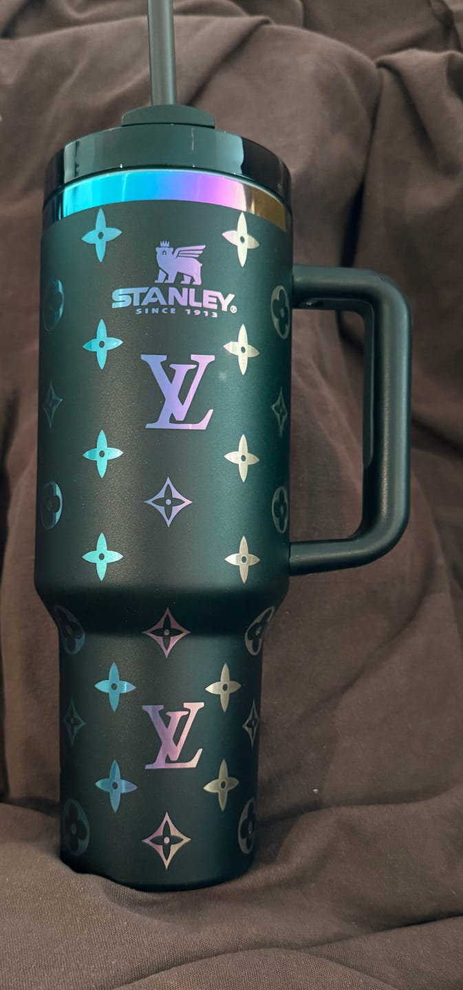 Customer photo review of Designer Holographic In-Car Insulated Cup 40OZ Free shipping by✈️✈️✈️