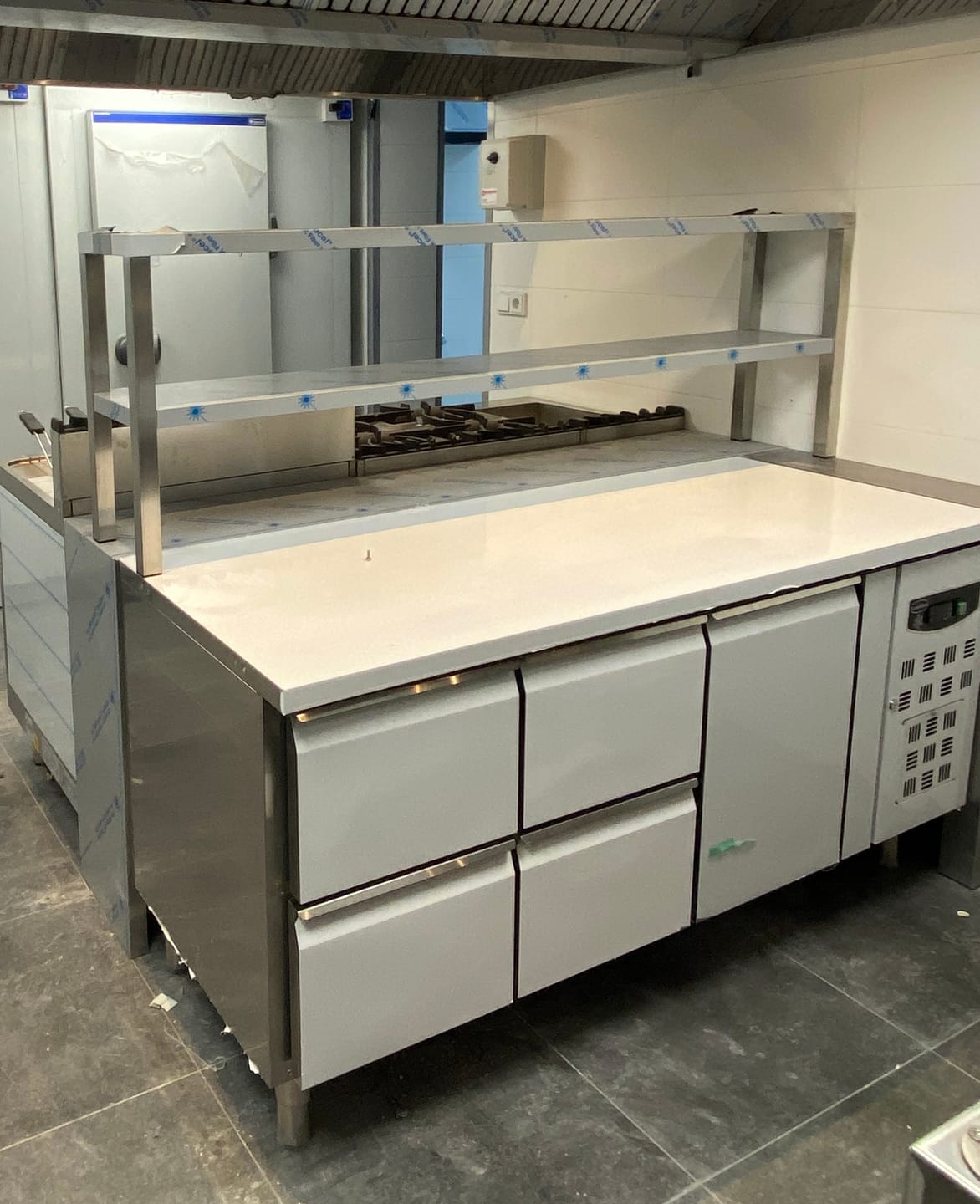 Customer photo review of Combisteel Koelwerkbank | 417L | 1 deur 4 laden | +2°C/+8°C | Geforceerd | 1795x700x850(h)mm | 7950.0215